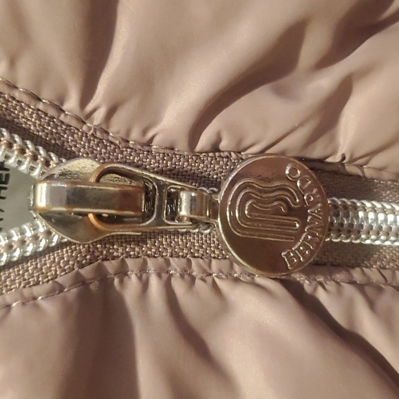 BERNARDO purple packable puffer jacket with hood, size XS - Picture 3 of 6